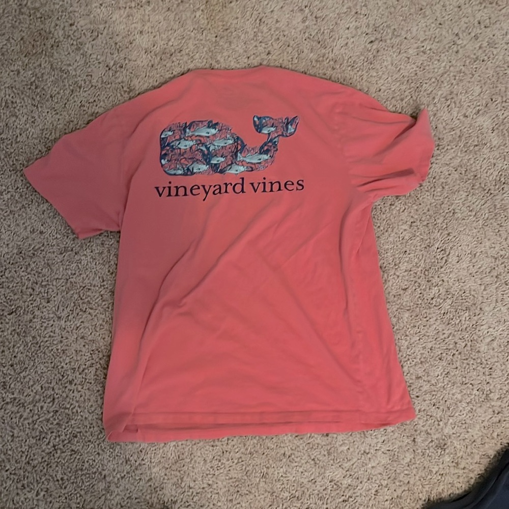 Vineyard vines t-shirt